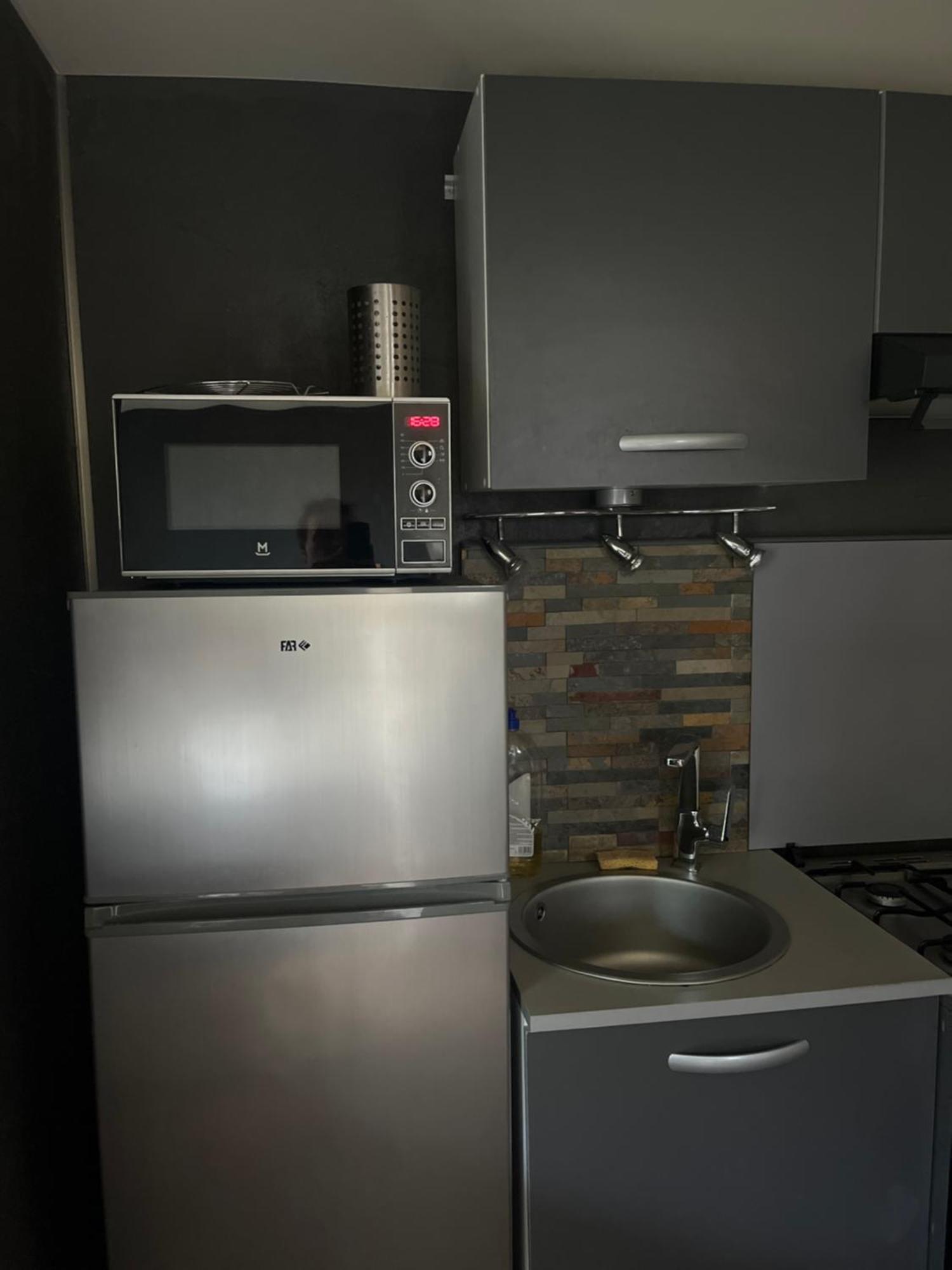 Rêves de vie Studio avec terrasse et parking privé Cassis Esterno foto
